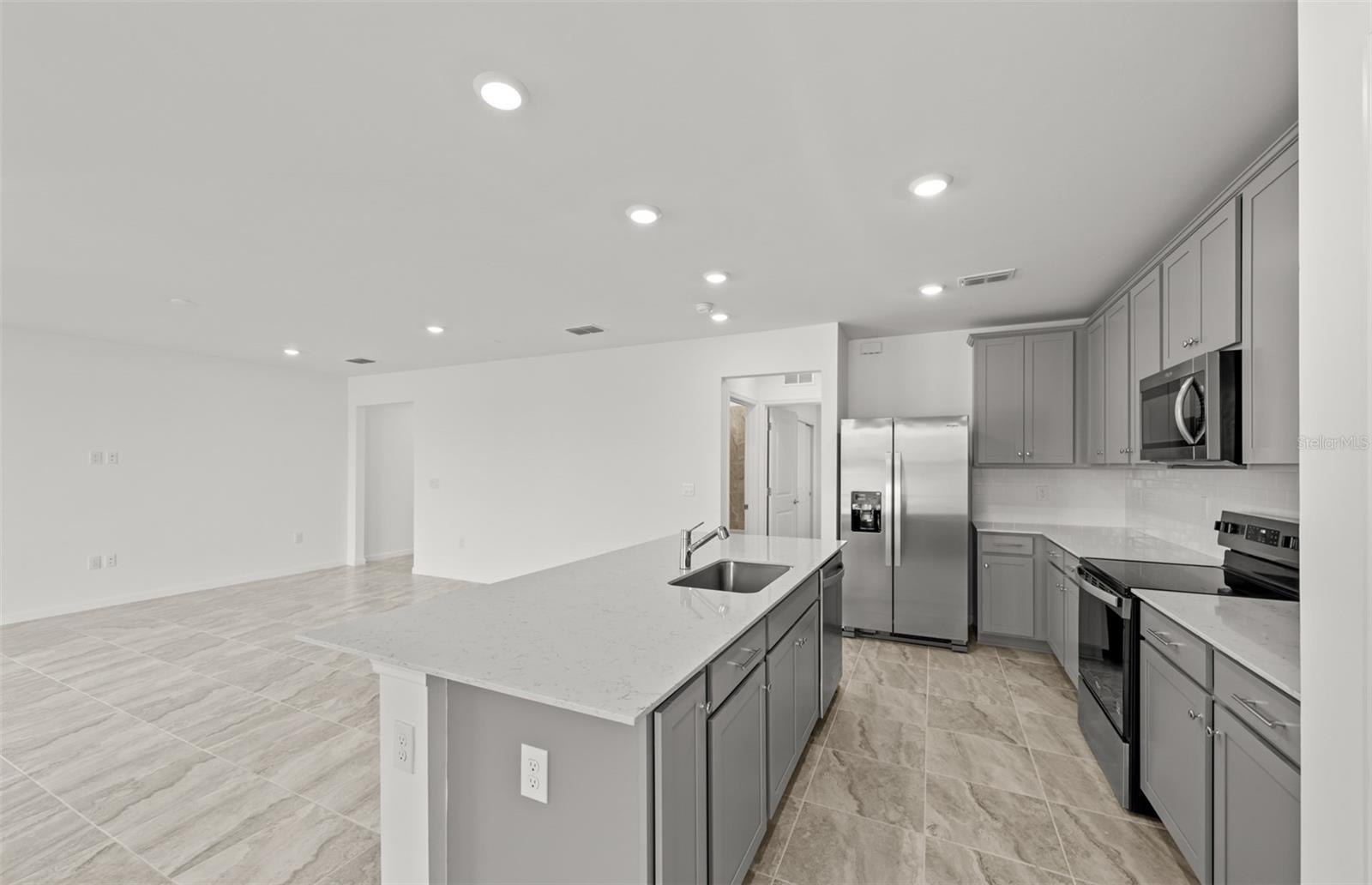 10811 SUN DROP DR — photo 10