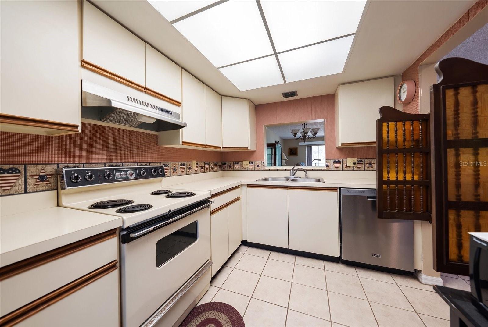 330 PROMENADE DR #206 — photo 7