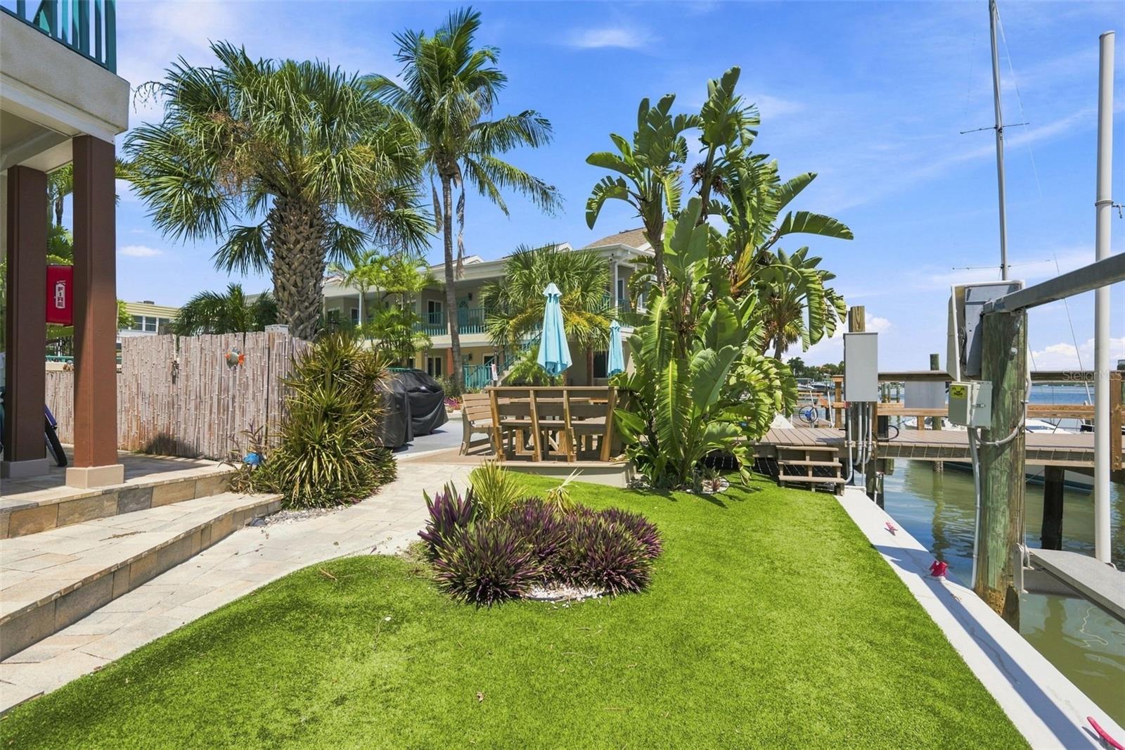 673 BAY ESPLANADE #109 — photo 31