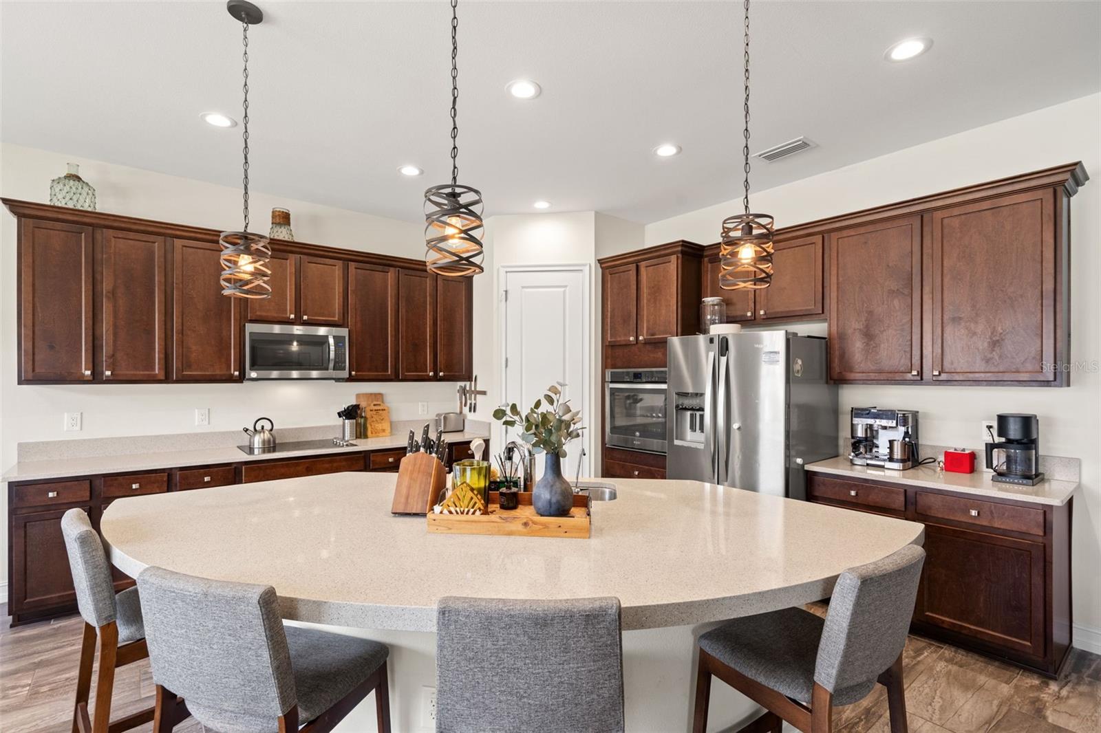 1723 WHITEWILLOW DR — photo 37