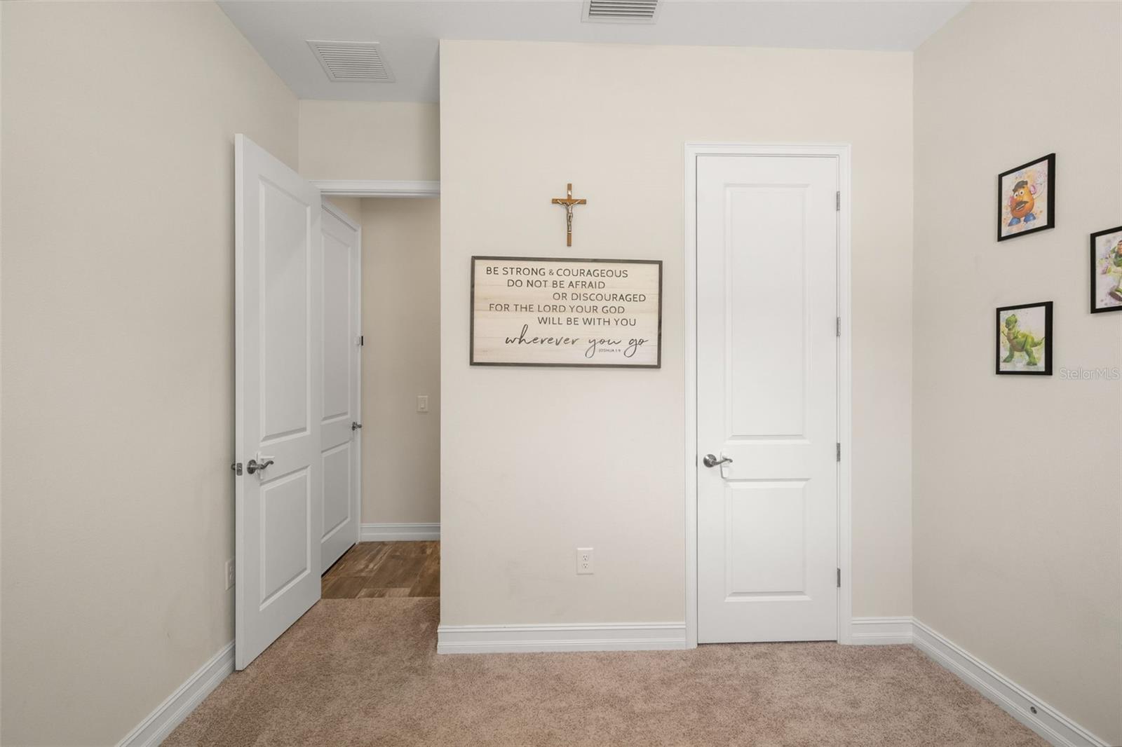 1723 WHITEWILLOW DR — photo 33