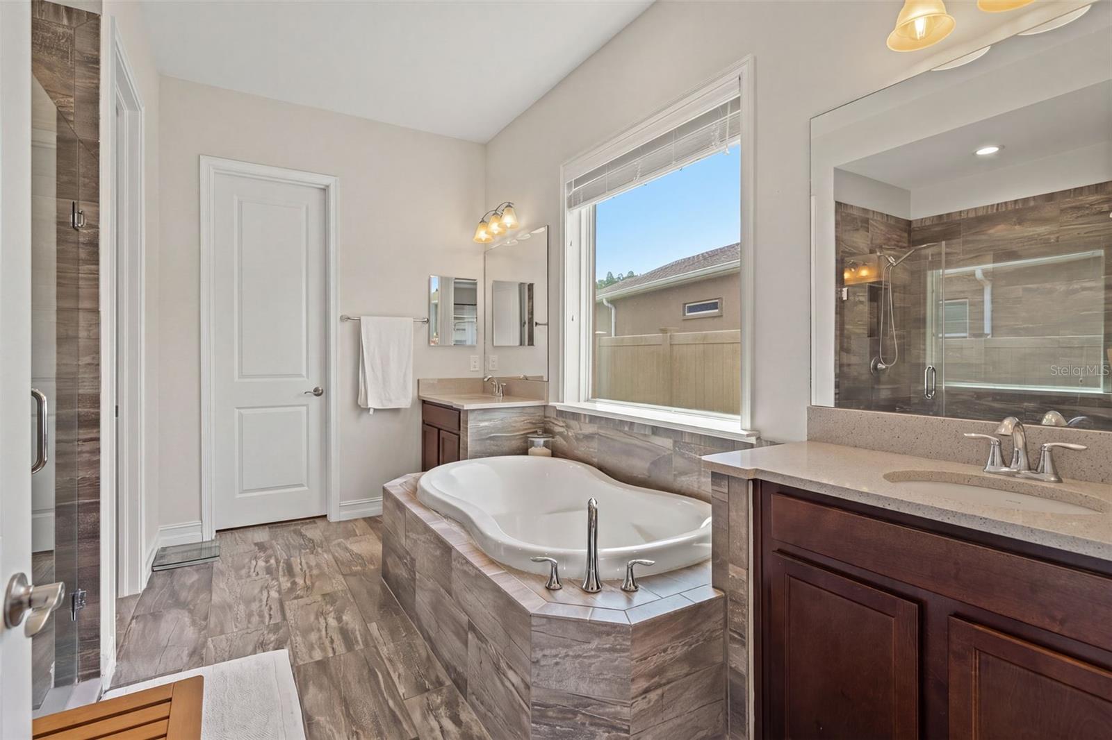 1723 WHITEWILLOW DR — photo 16