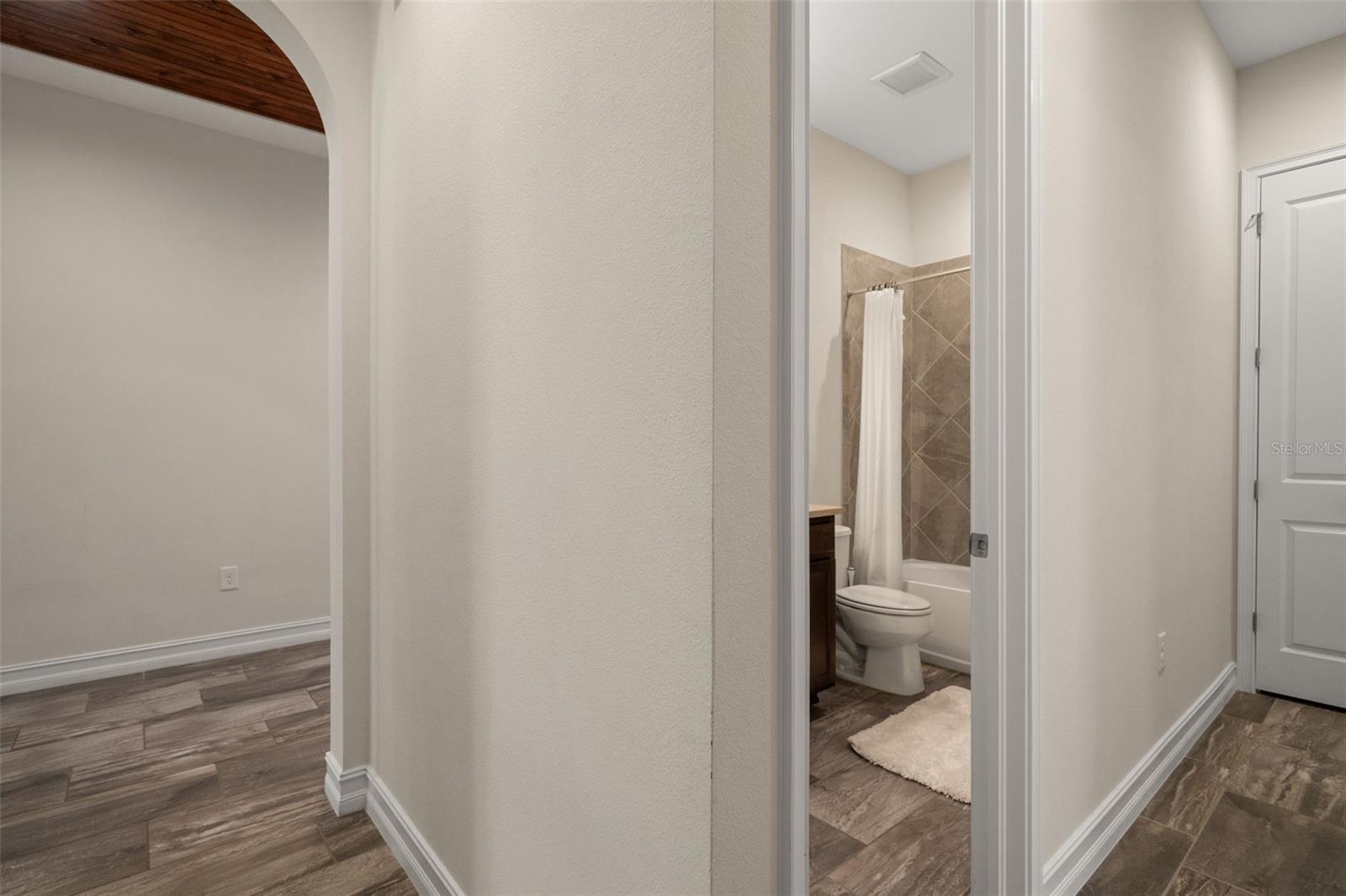 1723 WHITEWILLOW DR — photo 27