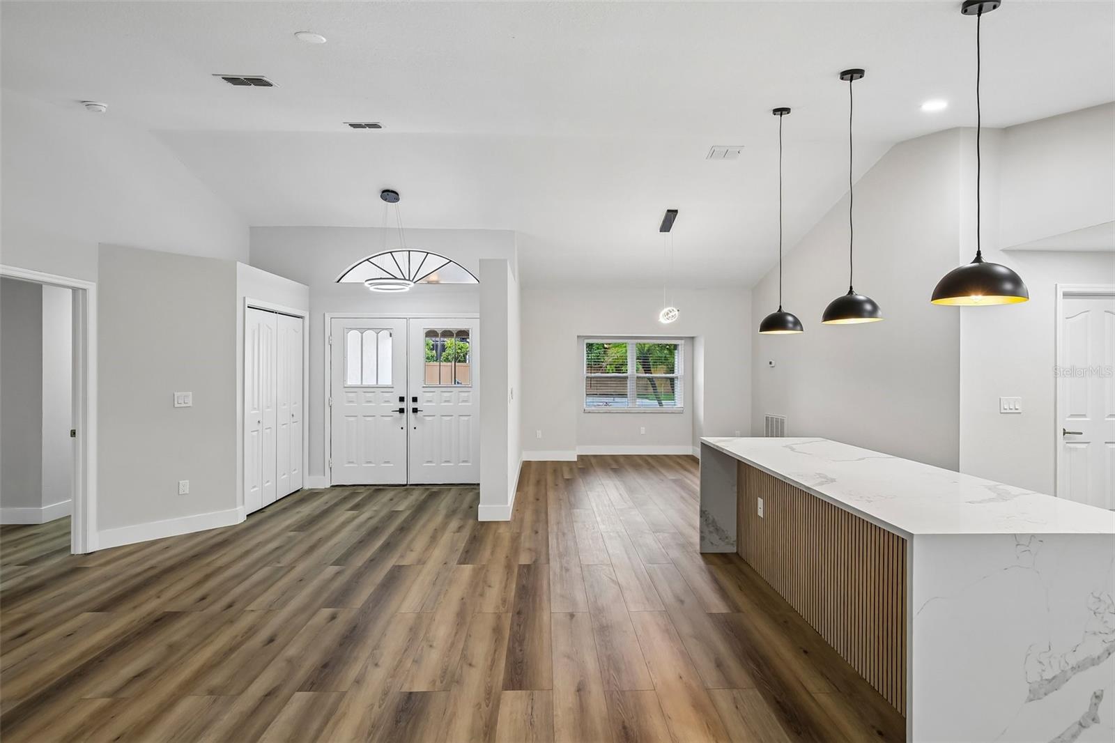 3093 CREST DR — photo 5