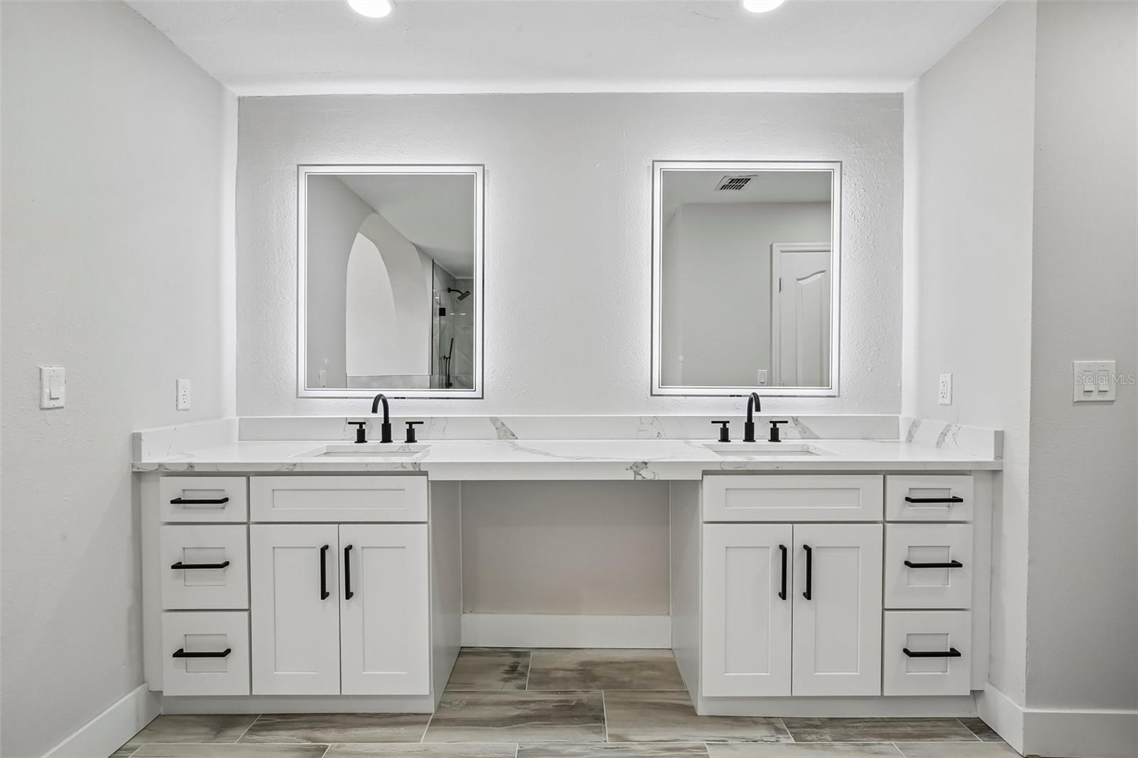 3093 CREST DR — photo 25