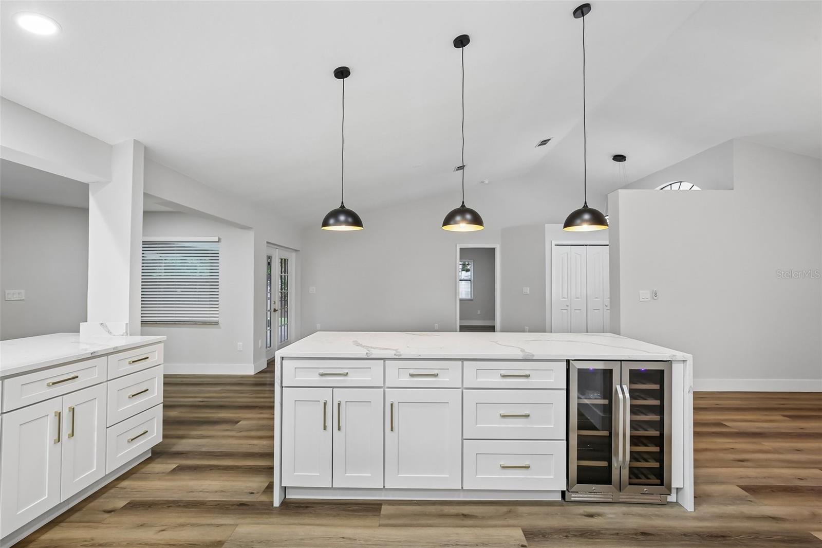 3093 CREST DR — photo 14