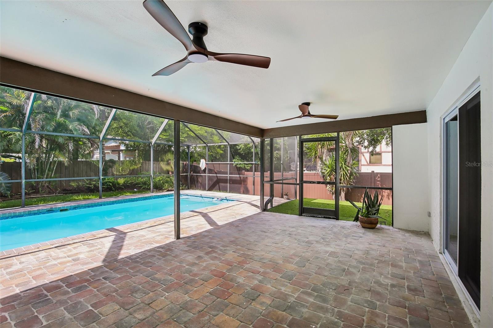 3093 CREST DR — photo 39