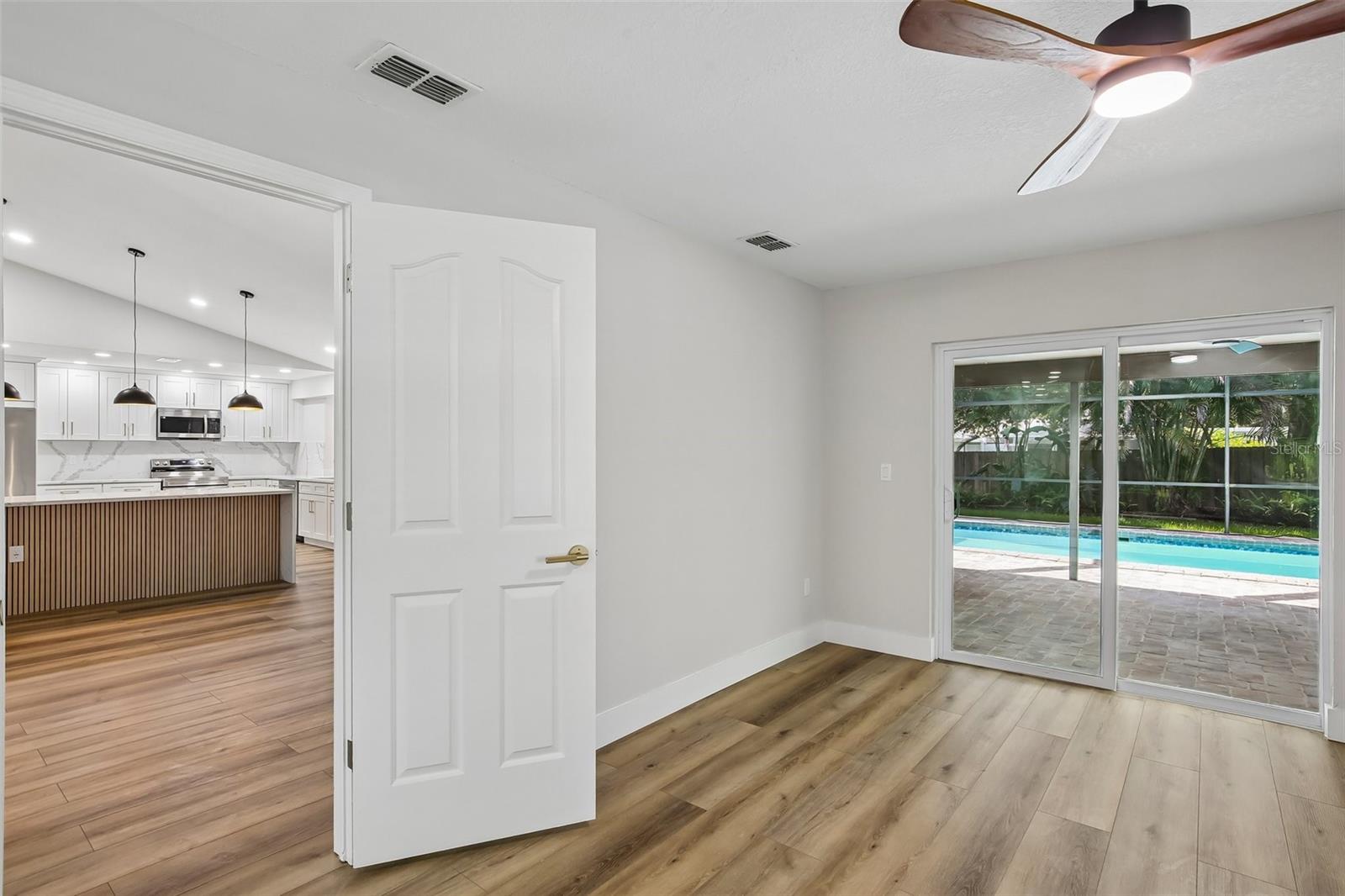 3093 CREST DR — photo 19