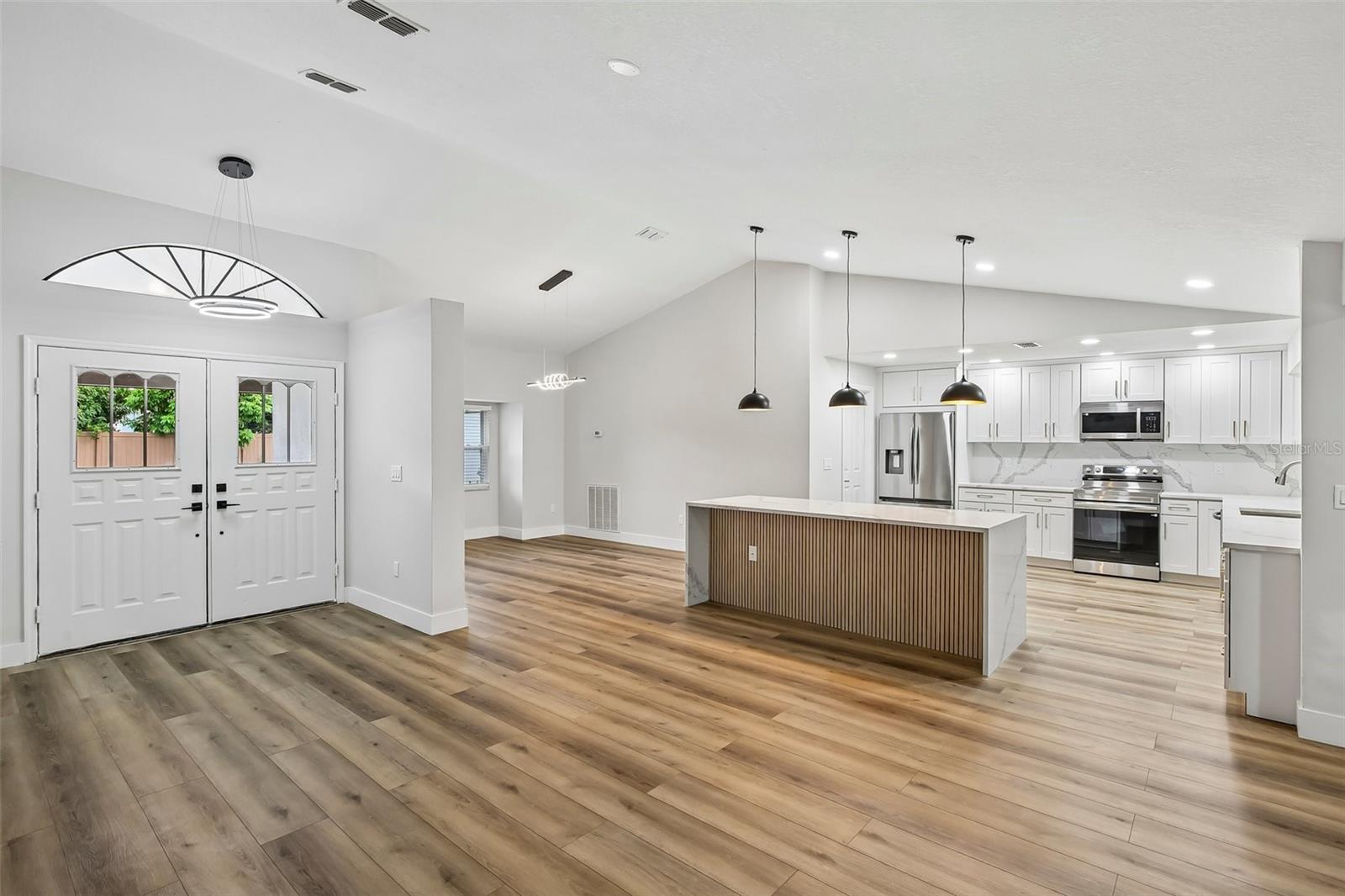 3093 CREST DR — photo 8