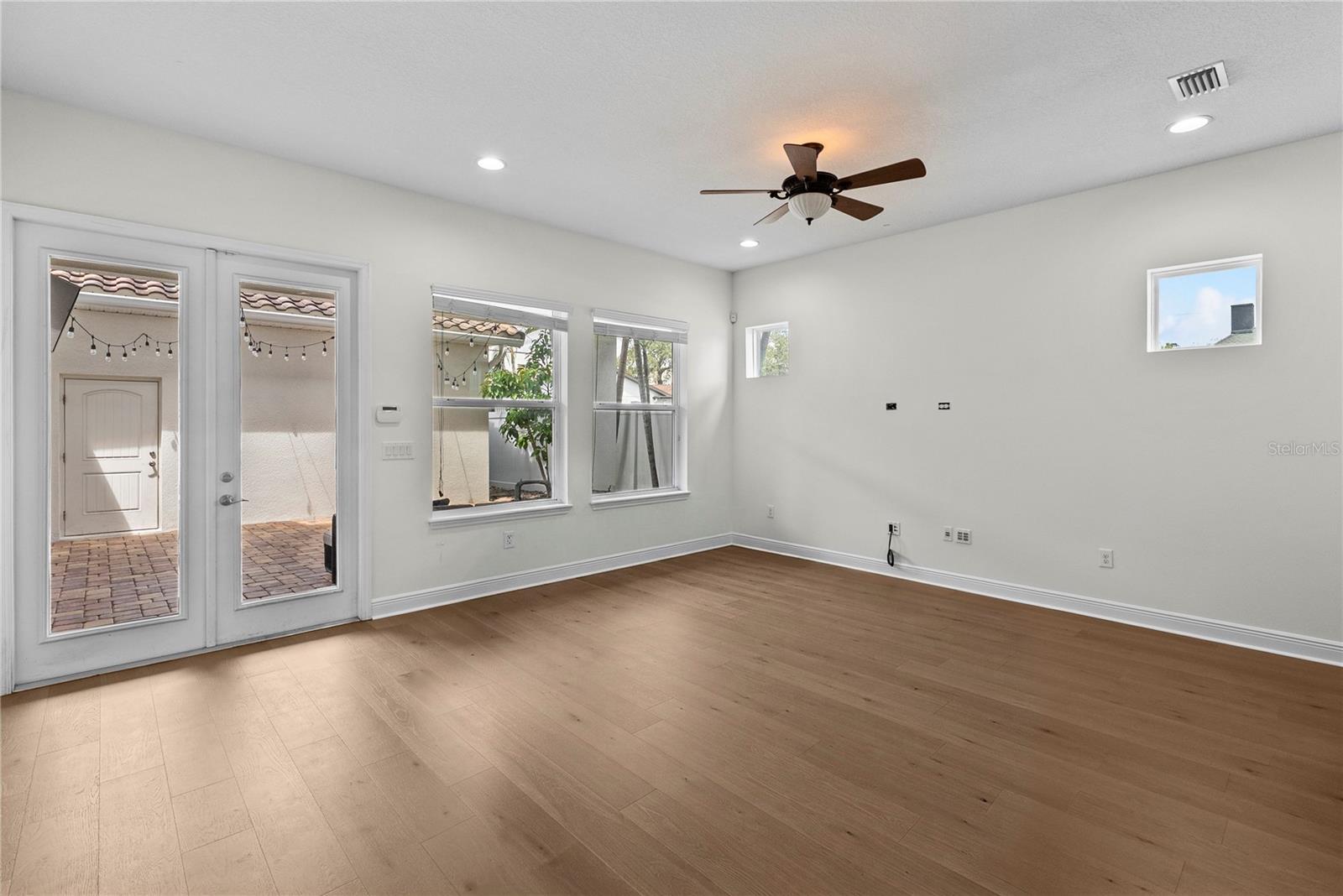 207 S MOODY AVE #A — photo 17