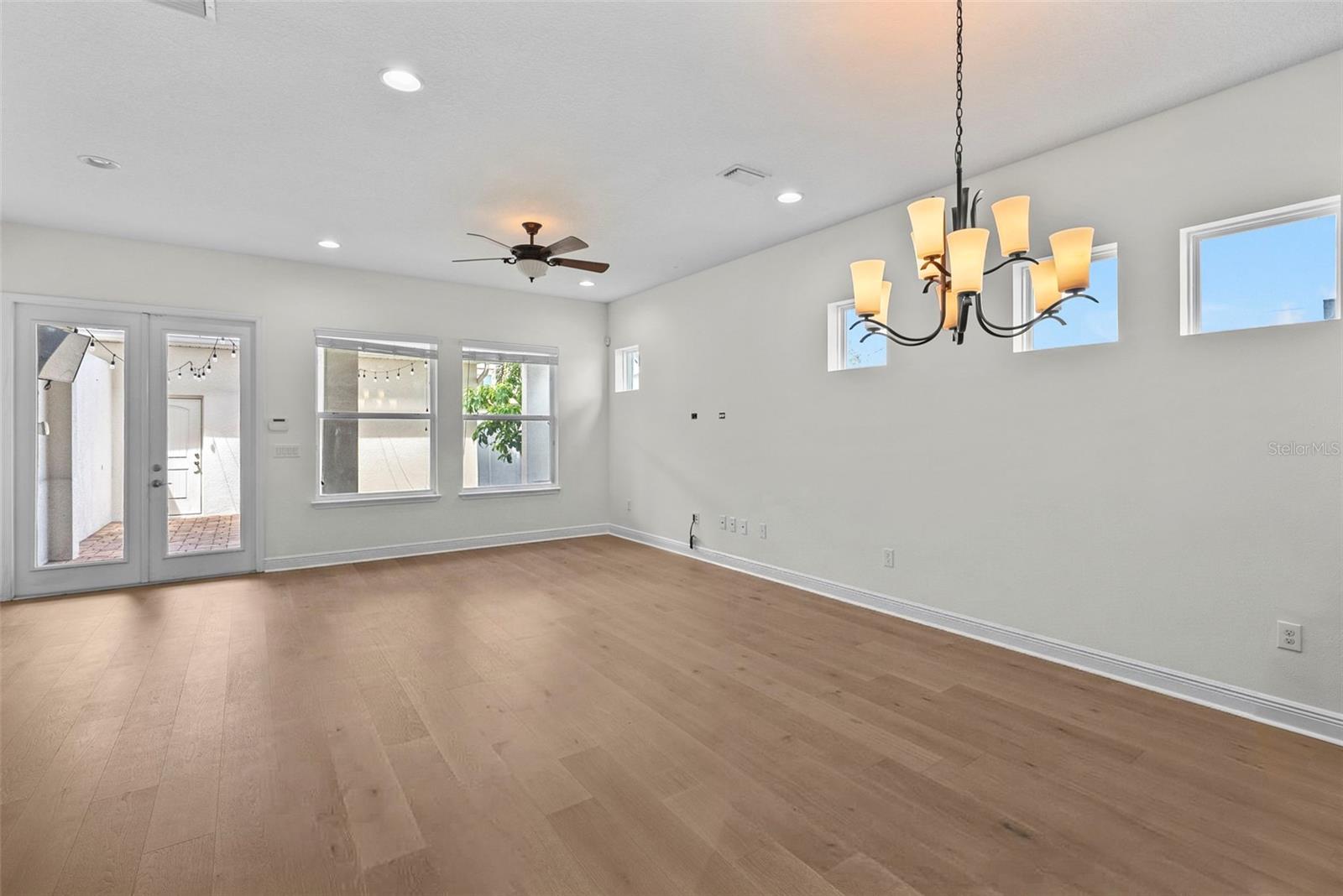 207 S MOODY AVE #A — photo 18