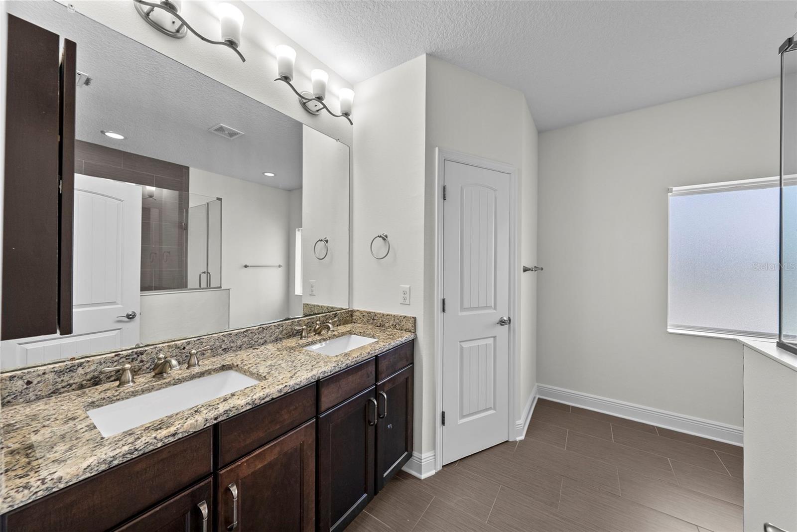 207 S MOODY AVE #A — photo 28