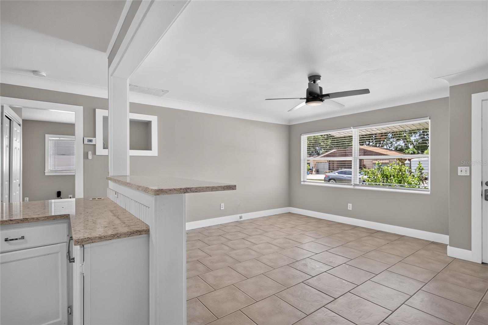 1923 ALBANY DR — photo 4