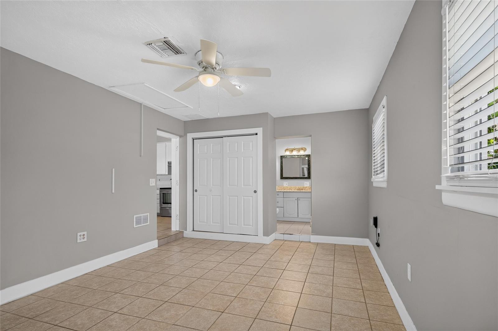 1923 ALBANY DR — photo 15