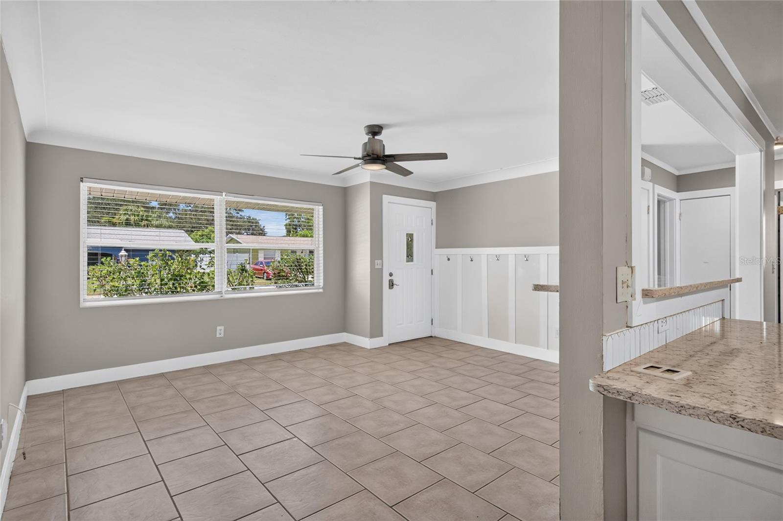 1923 ALBANY DR — photo 3