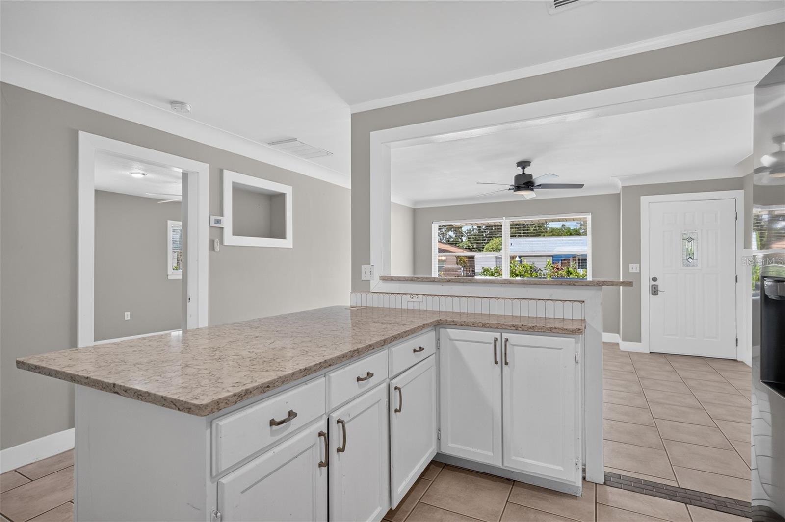 1923 ALBANY DR — photo 11