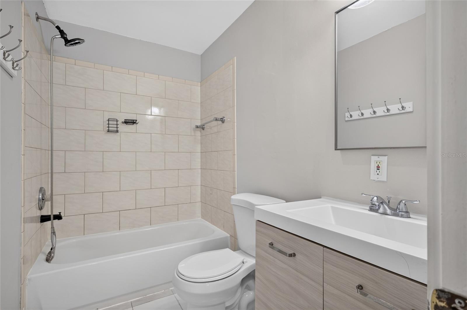 1923 ALBANY DR — photo 22