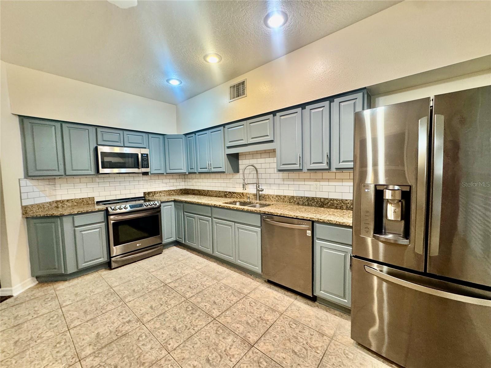 2800 COUNTRYSIDE BLVD #1 — photo 7