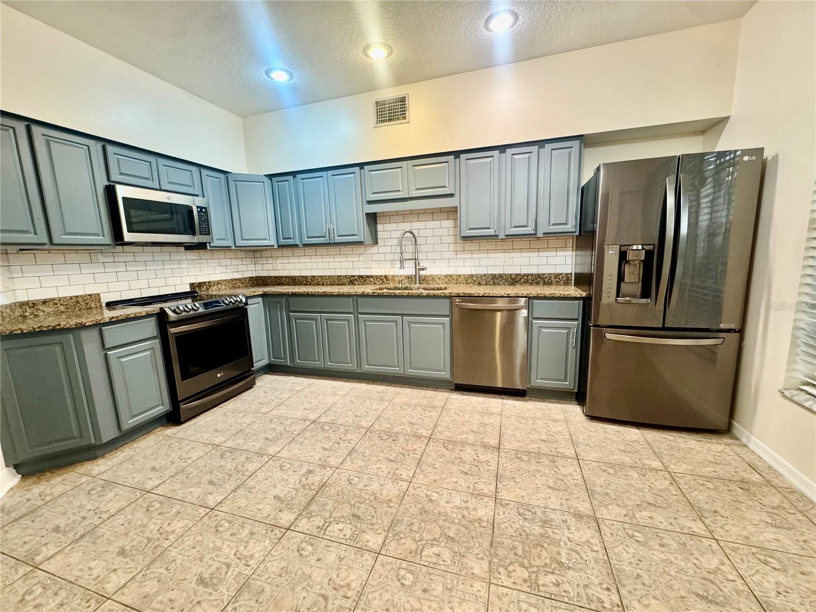 2800 COUNTRYSIDE BLVD #1 — photo 6