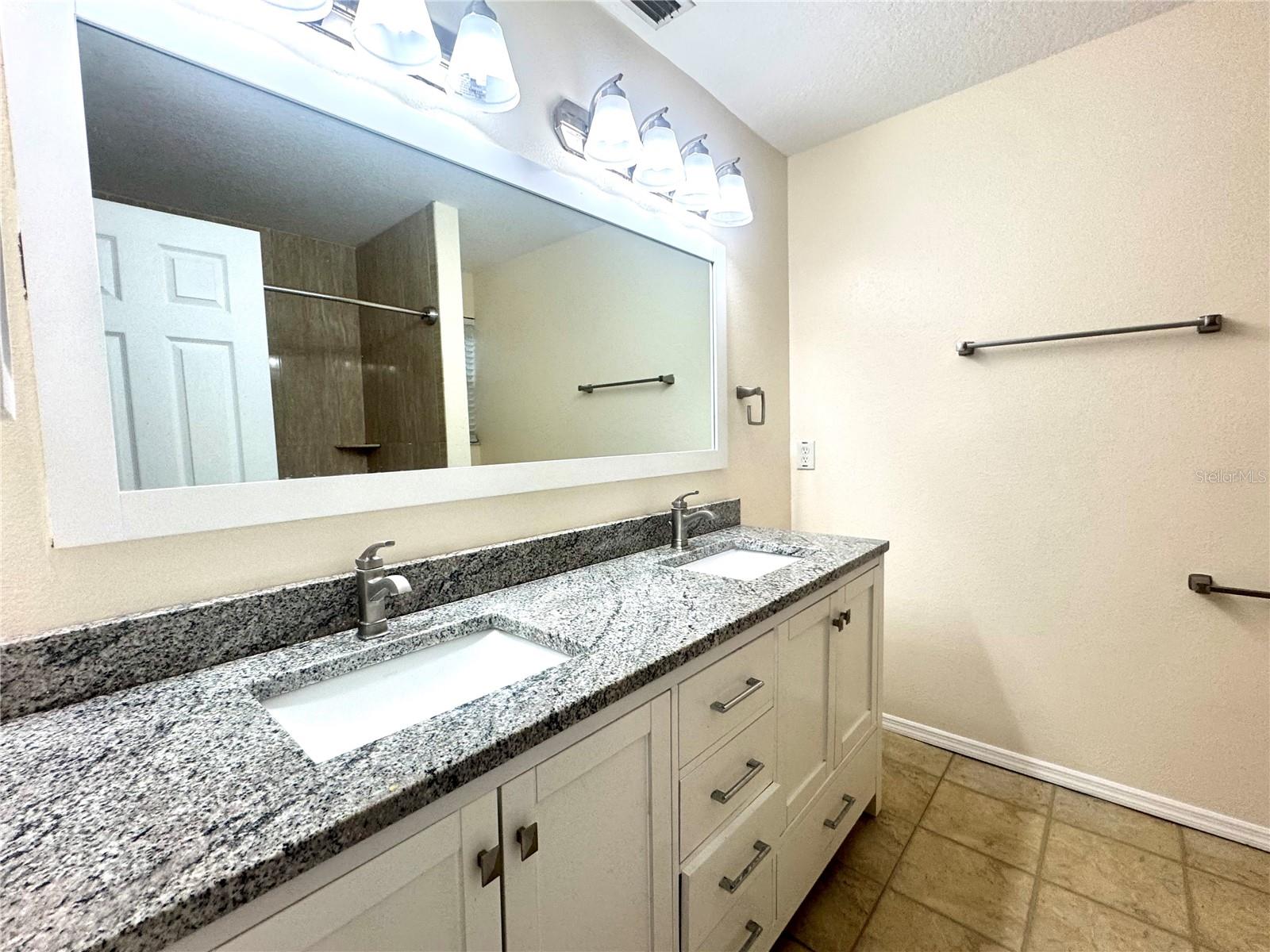 2800 COUNTRYSIDE BLVD #1 — photo 21