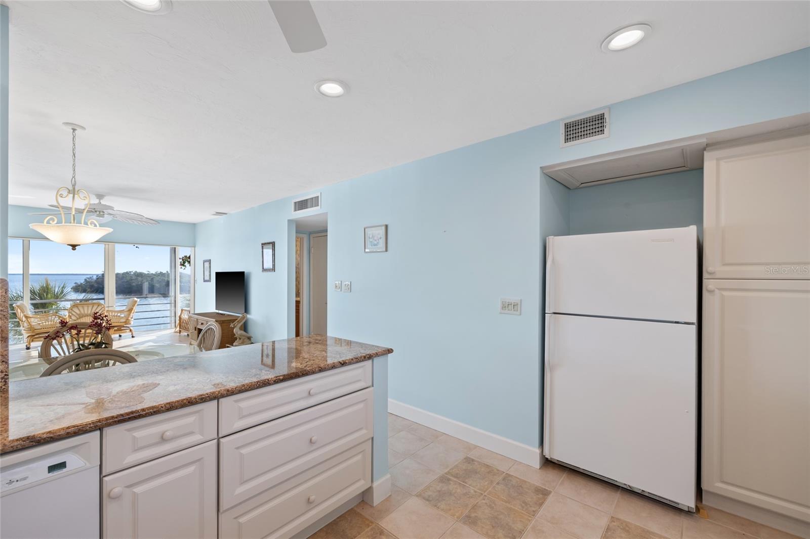 4310 FALMOUTH DR #307 — photo 9