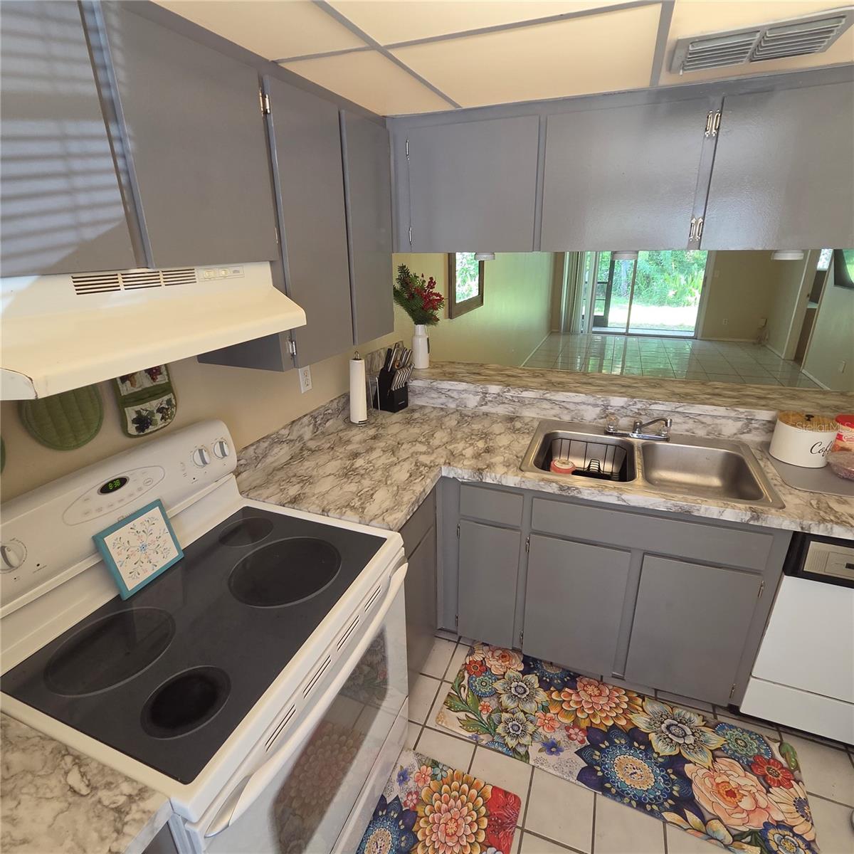7249 PARKSIDE VILLAS DR N — photo 9