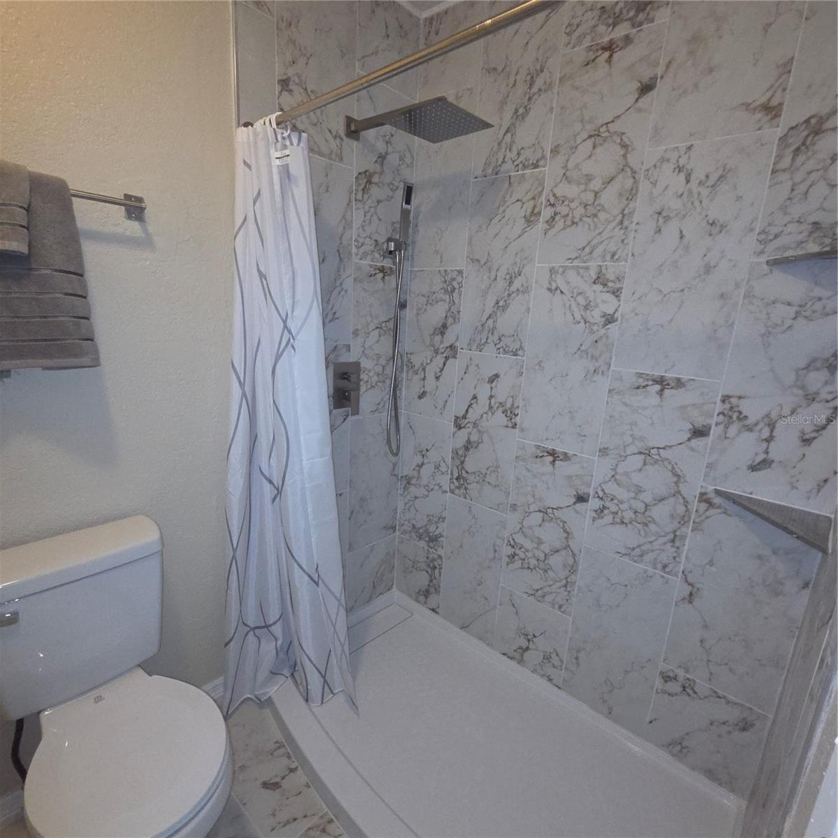 7249 PARKSIDE VILLAS DR N — photo 28