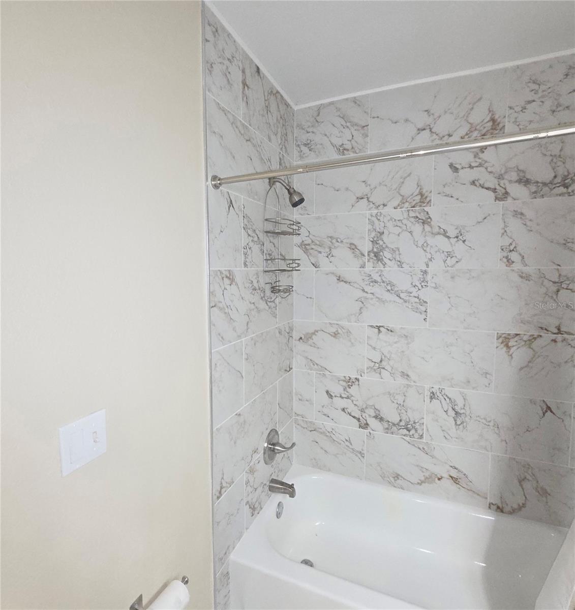 7249 PARKSIDE VILLAS DR N — photo 21