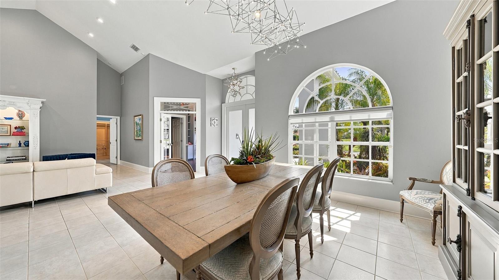8136 REGENTS CT — photo 9
