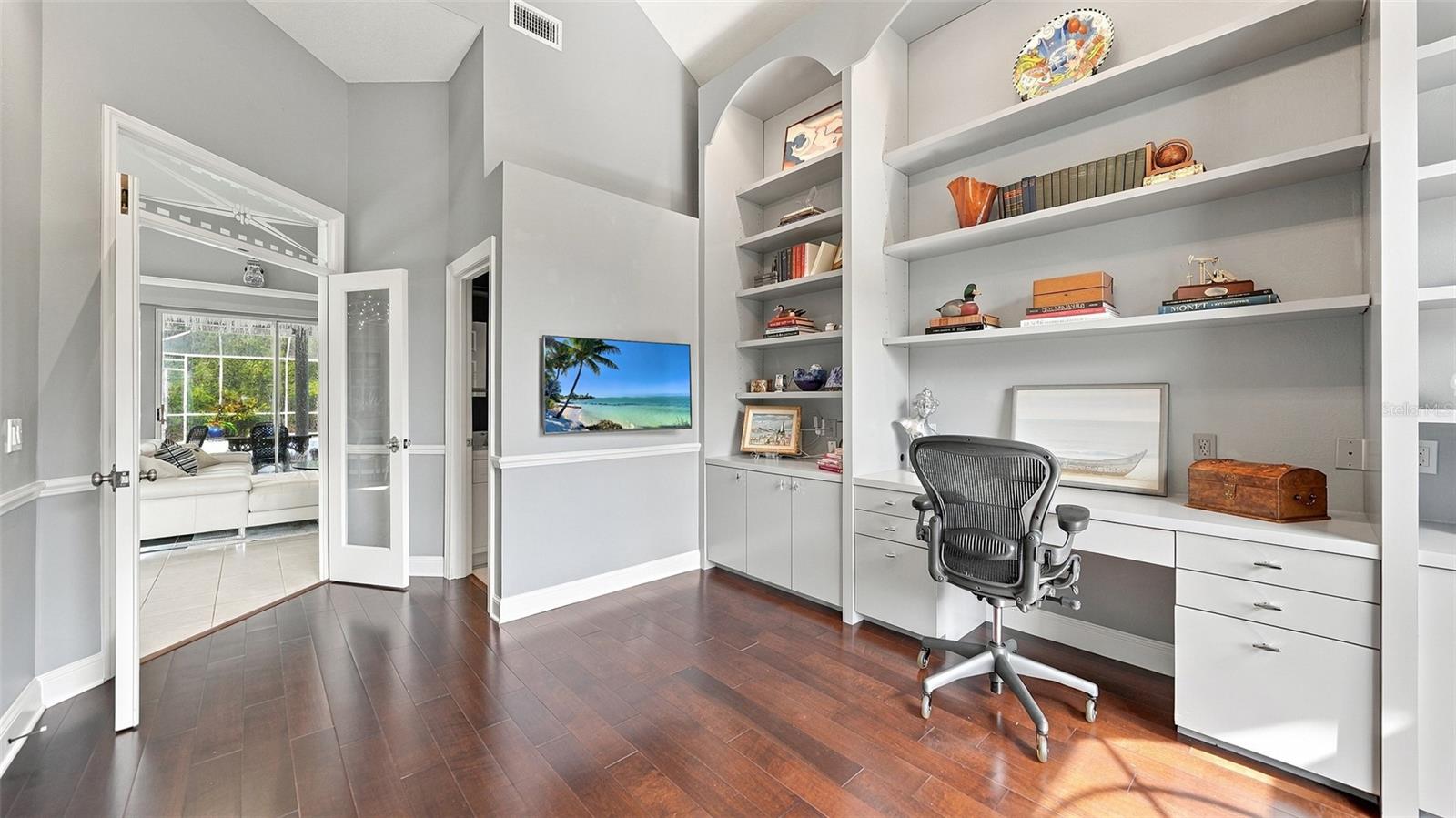 8136 REGENTS CT — photo 20
