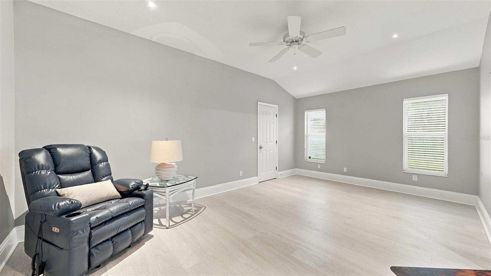 8136 REGENTS CT — photo 33