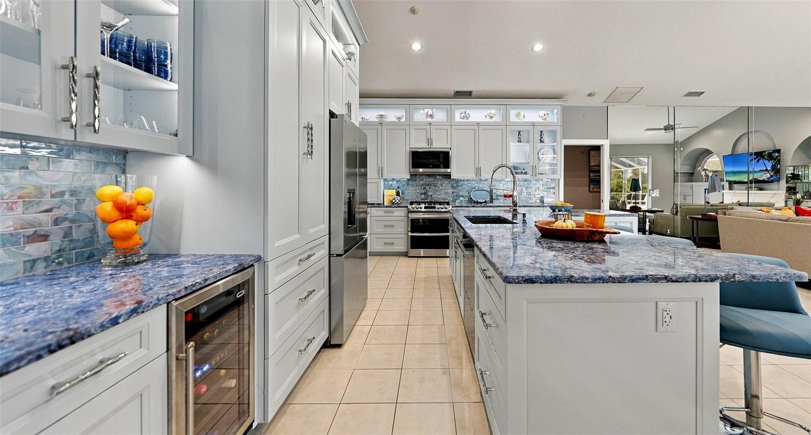 8136 REGENTS CT — photo 15