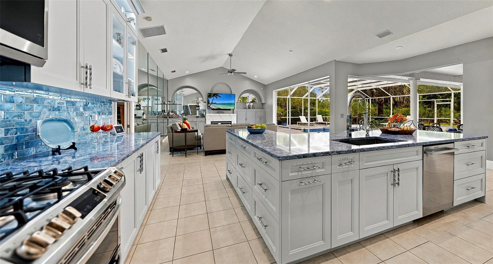8136 REGENTS CT — photo 14