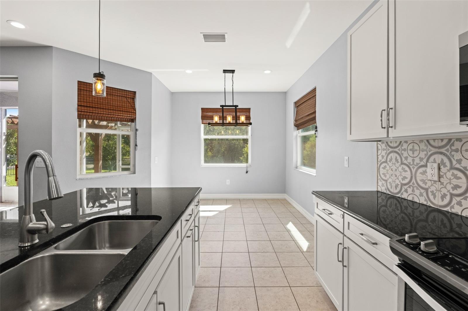 16361 HYDE MANOR DR — photo 35