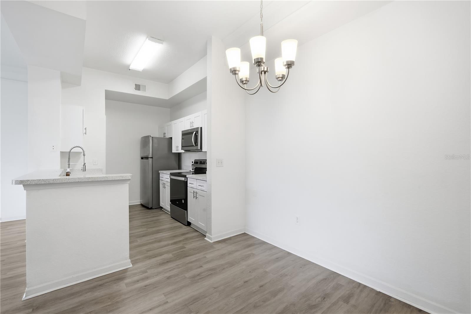 17101 CARRINGTON PARK DR #424 — photo 4