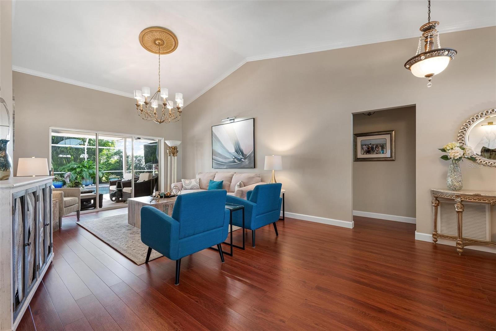 512 WARWICK DR — photo 11