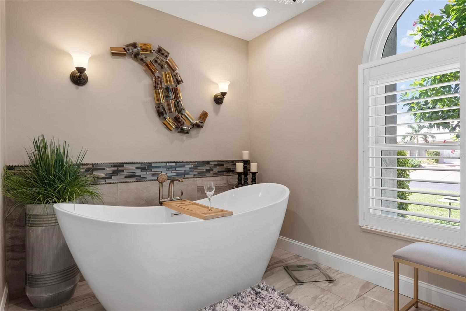 512 WARWICK DR — photo 42