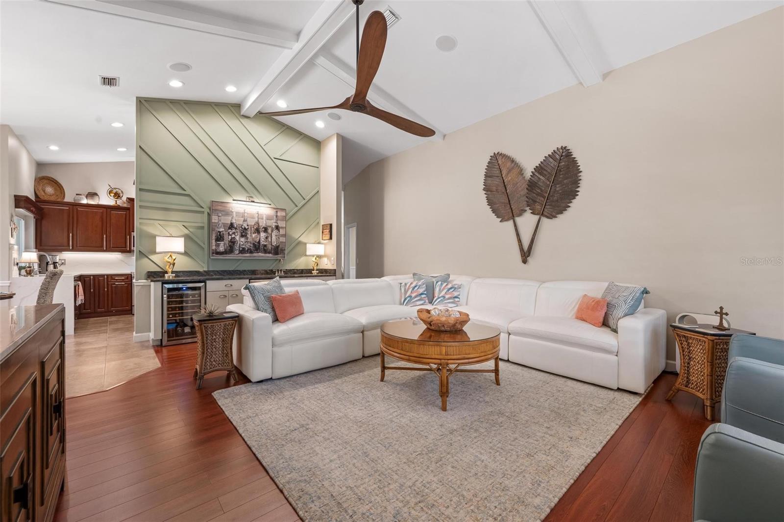 512 WARWICK DR — photo 30