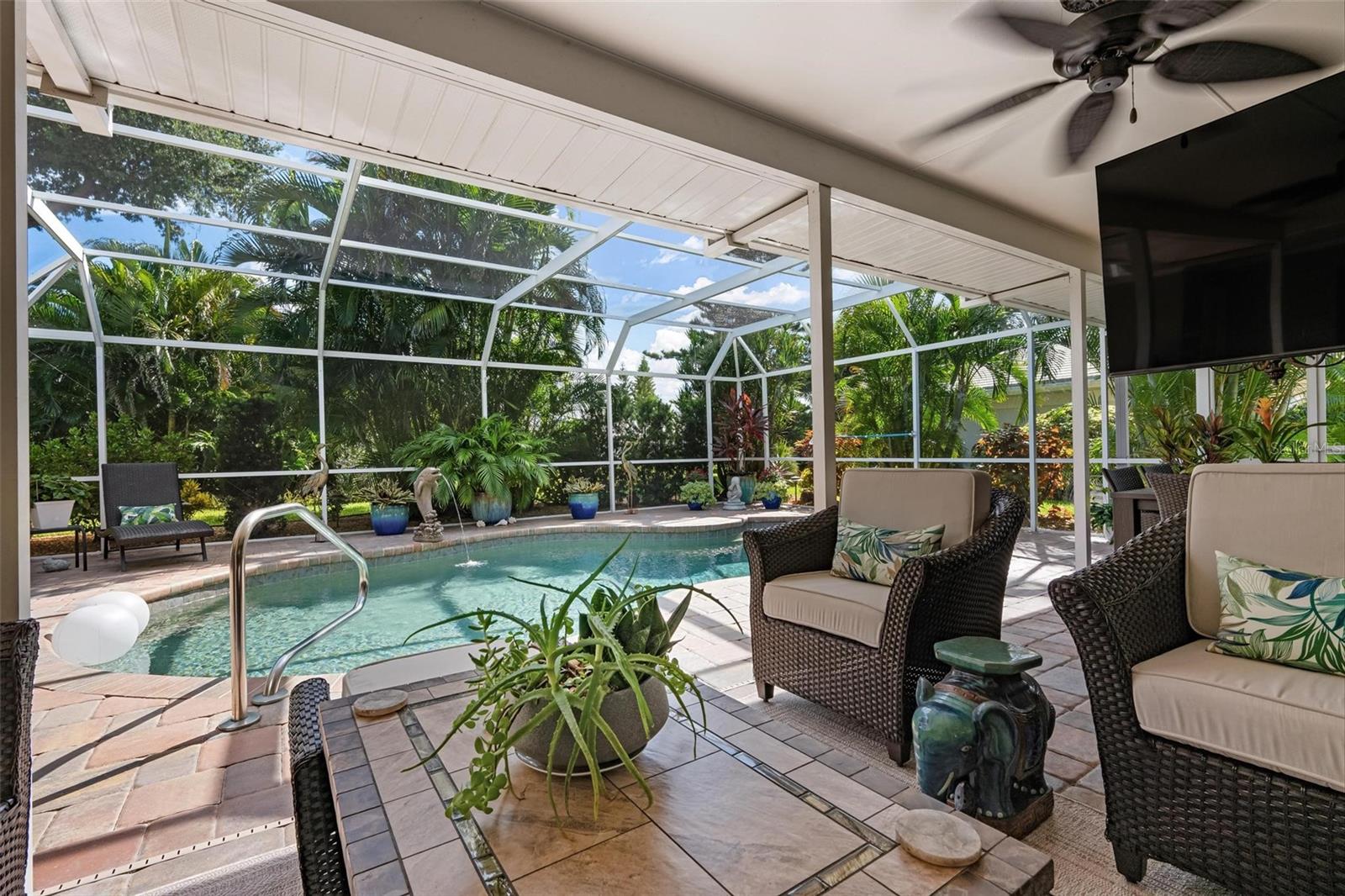 512 WARWICK DR — photo 45