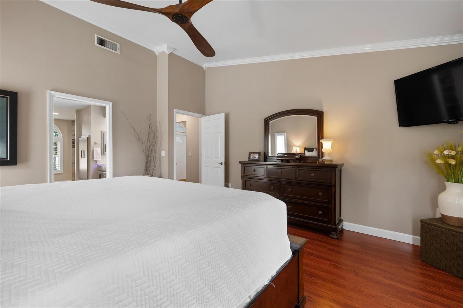 512 WARWICK DR — photo 39
