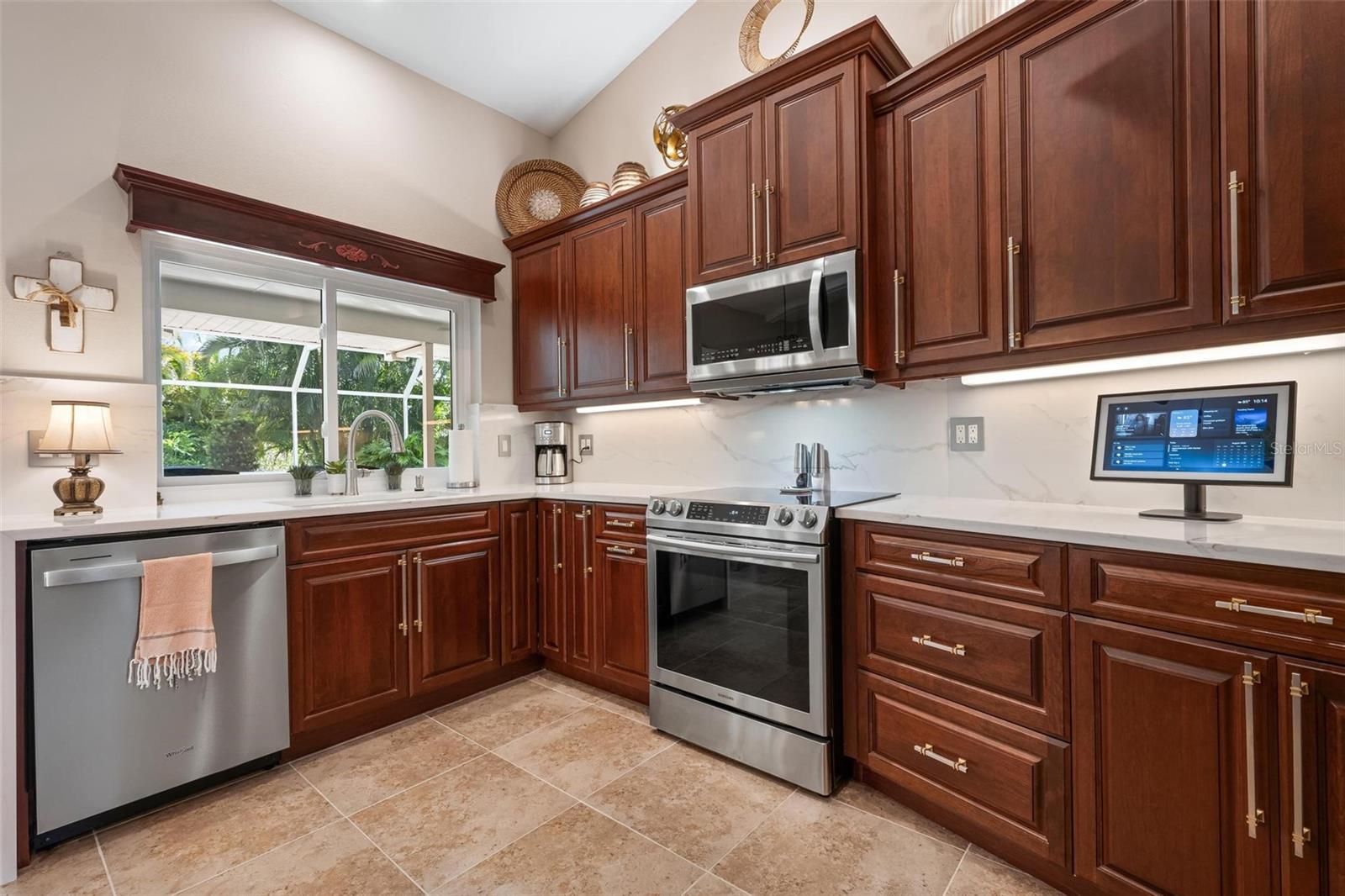 512 WARWICK DR — photo 19