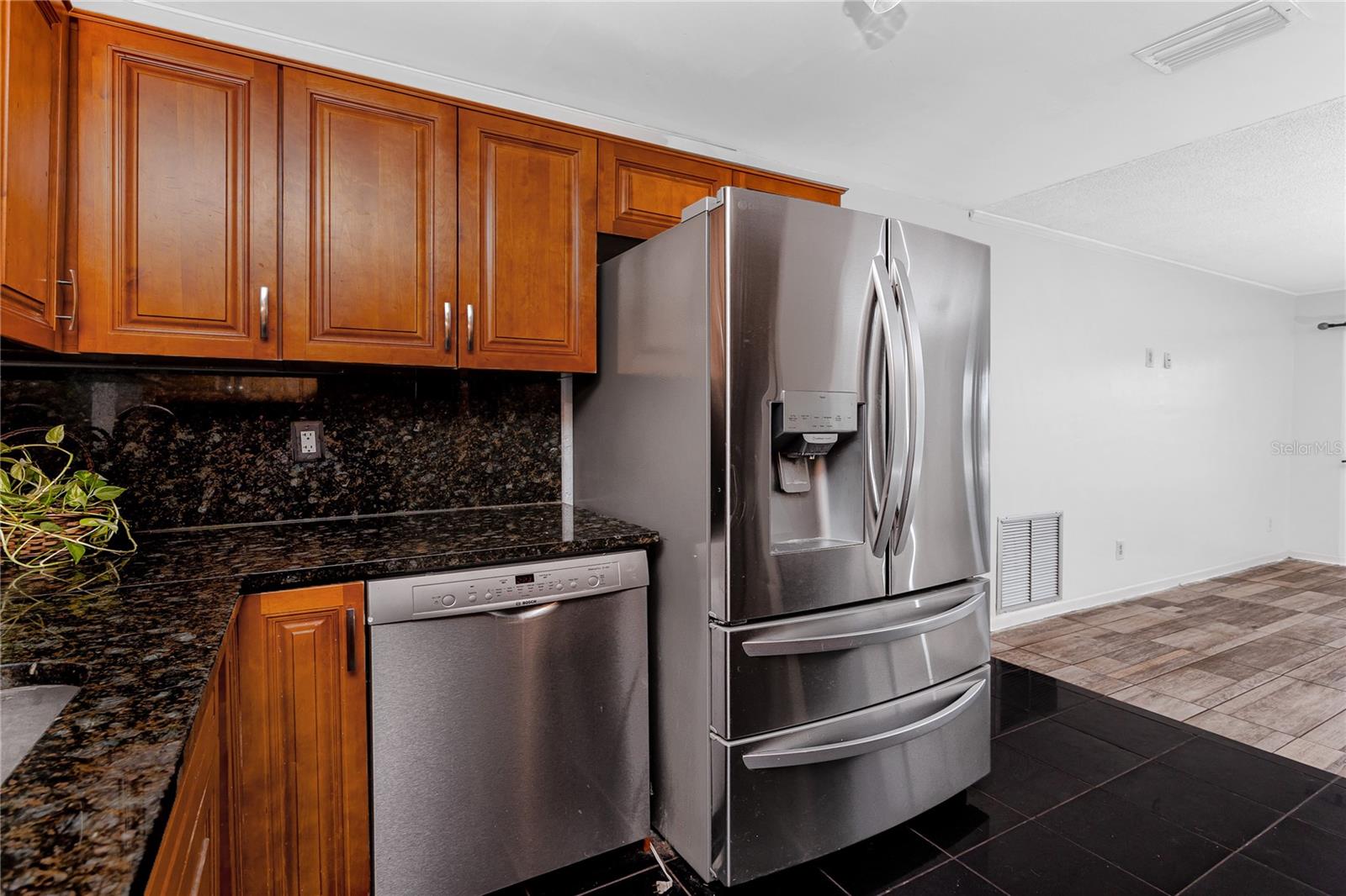 1744 HARBOR CIR E — photo 14