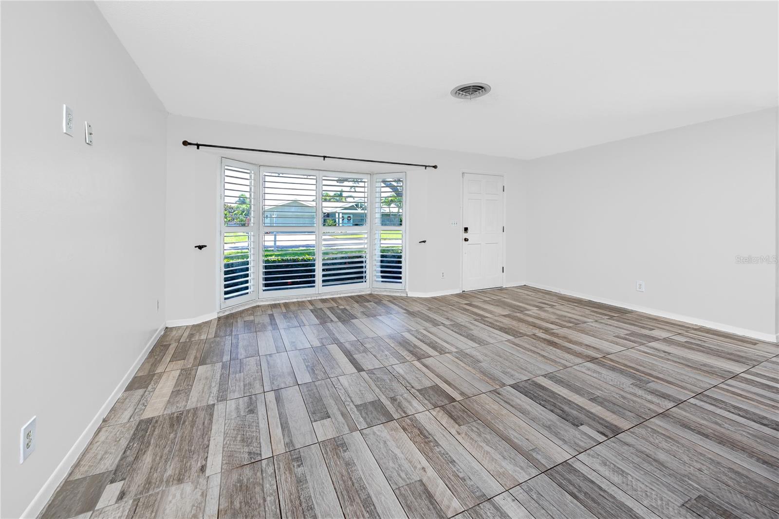 1744 HARBOR CIR E — photo 11