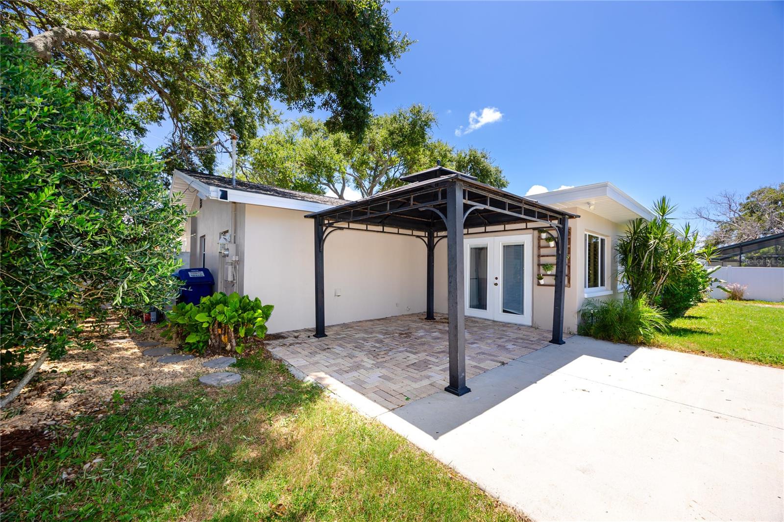 1744 HARBOR CIR E — photo 38