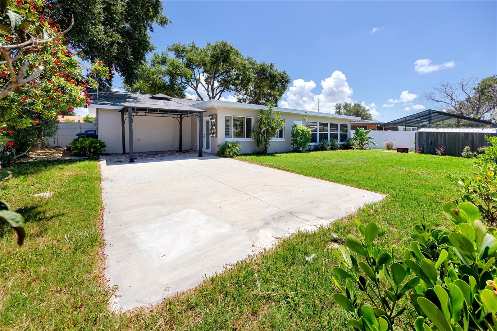 1744 HARBOR CIR E — photo 30
