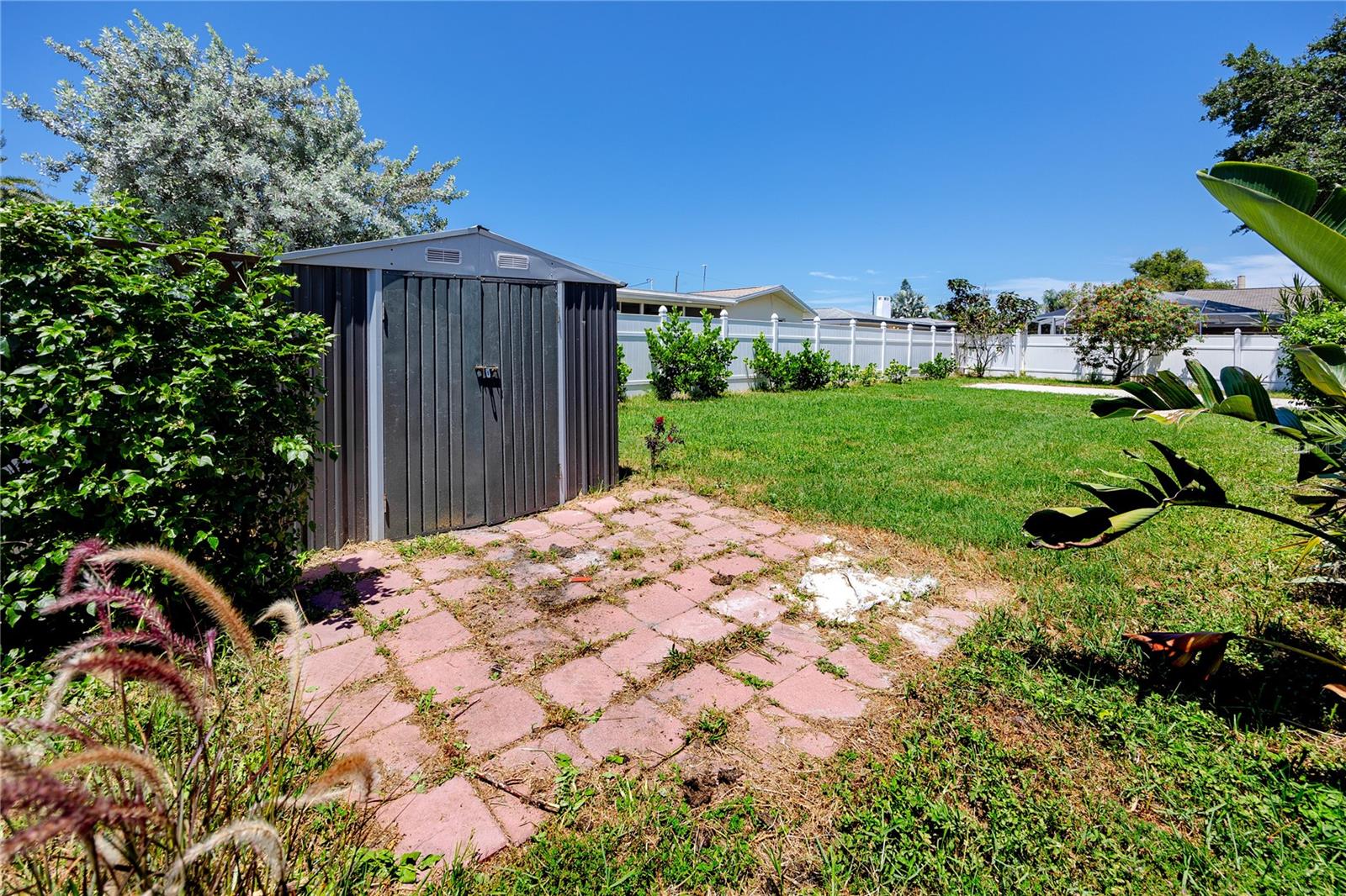 1744 HARBOR CIR E — photo 31