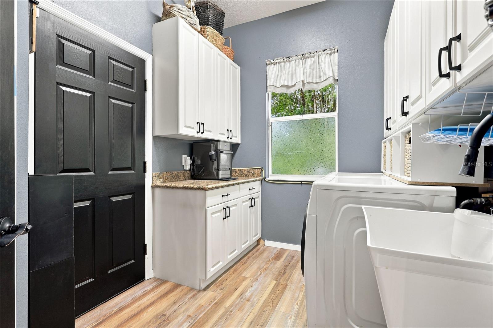 5301 ANTHONY LN — photo 15