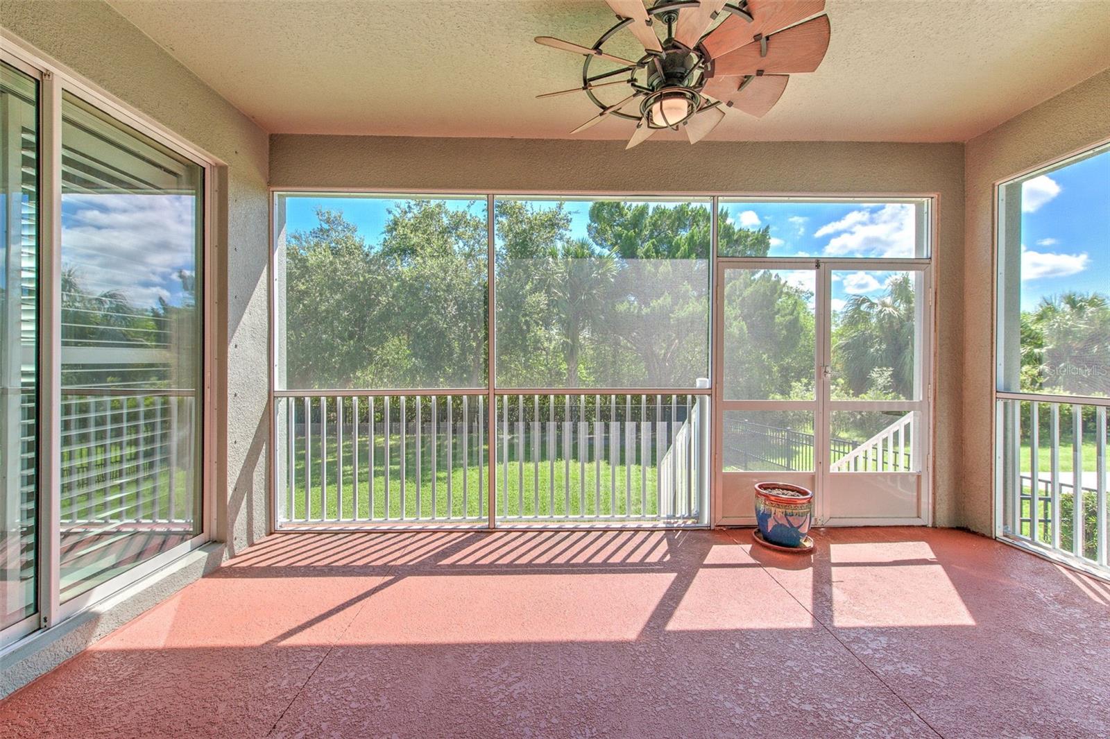 911 SEAGRAPE DR — photo 21