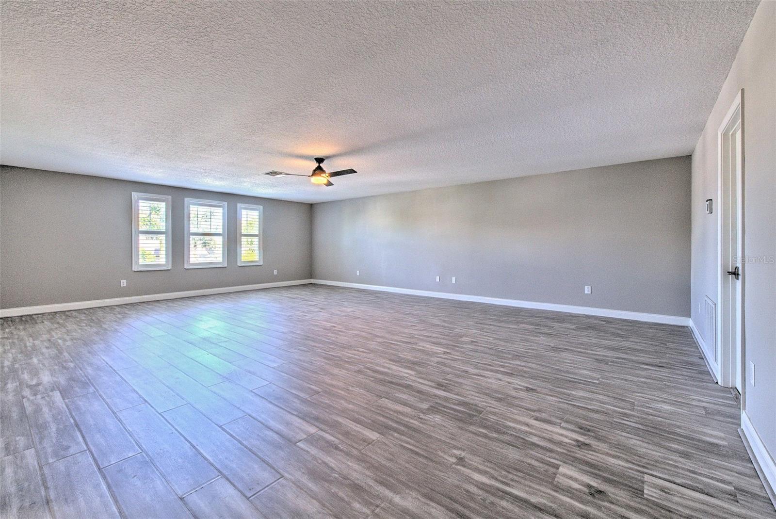 911 SEAGRAPE DR — photo 26