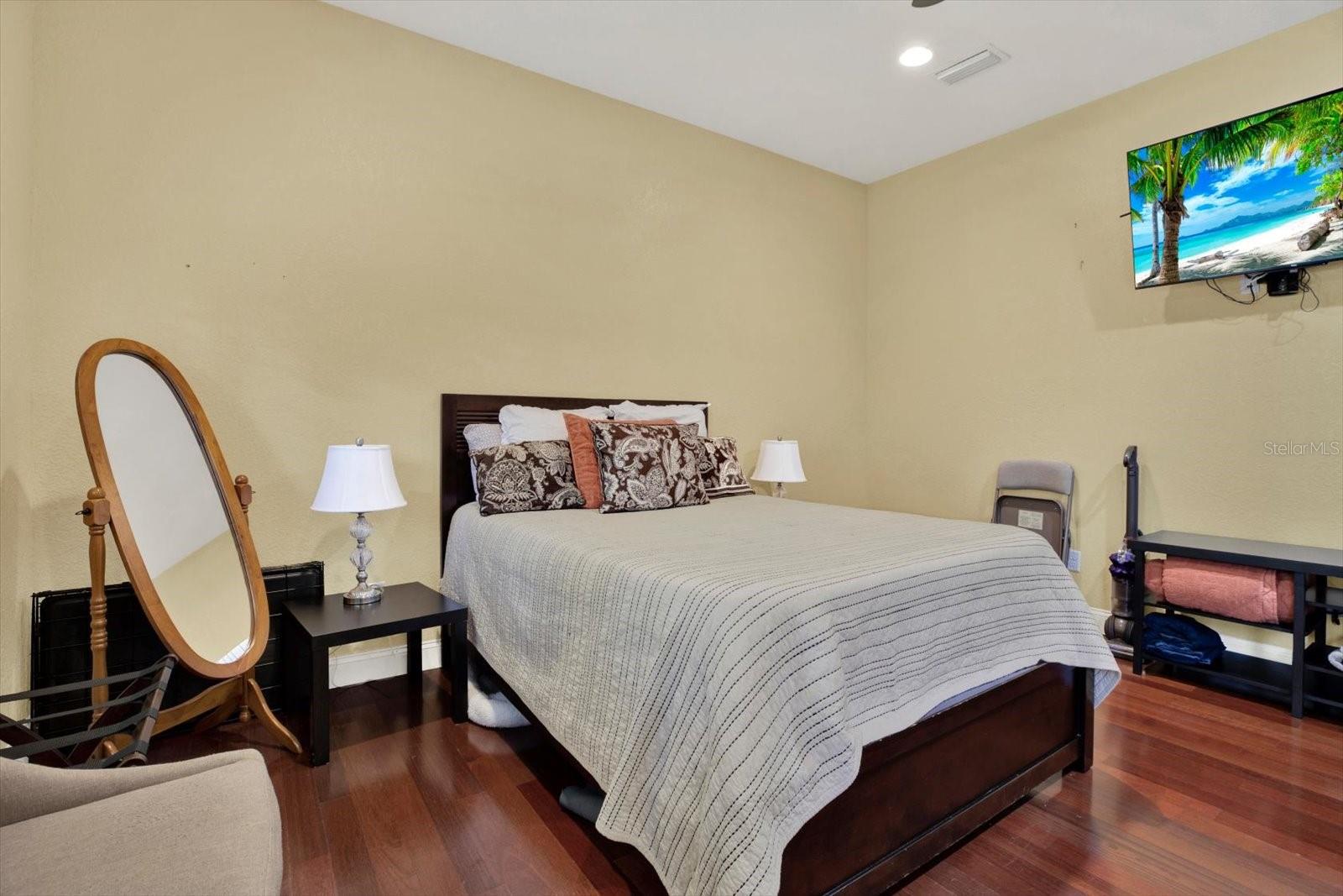 302 BELLE TERRE AVE — photo 36